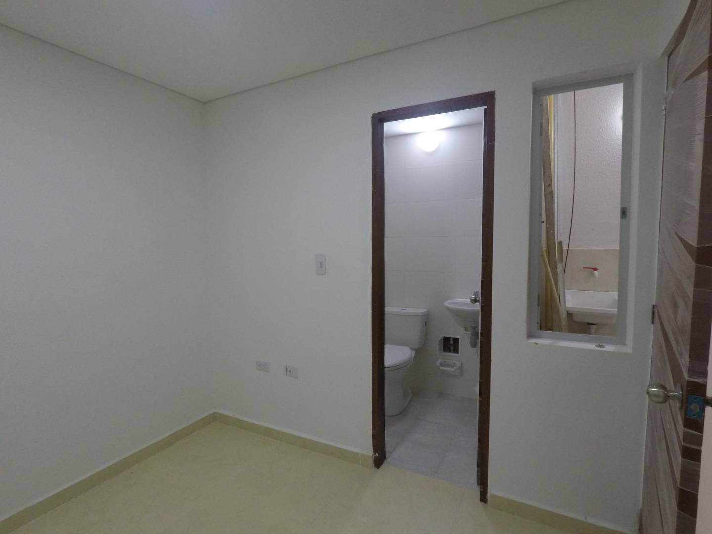 CASA EN ARRIENDO EN BOSQUES DE SANTA ELENA