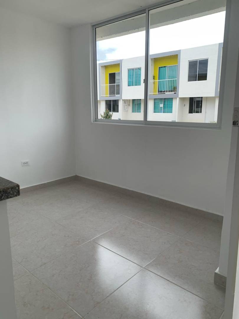 CASA EN VENTA EN CERETE