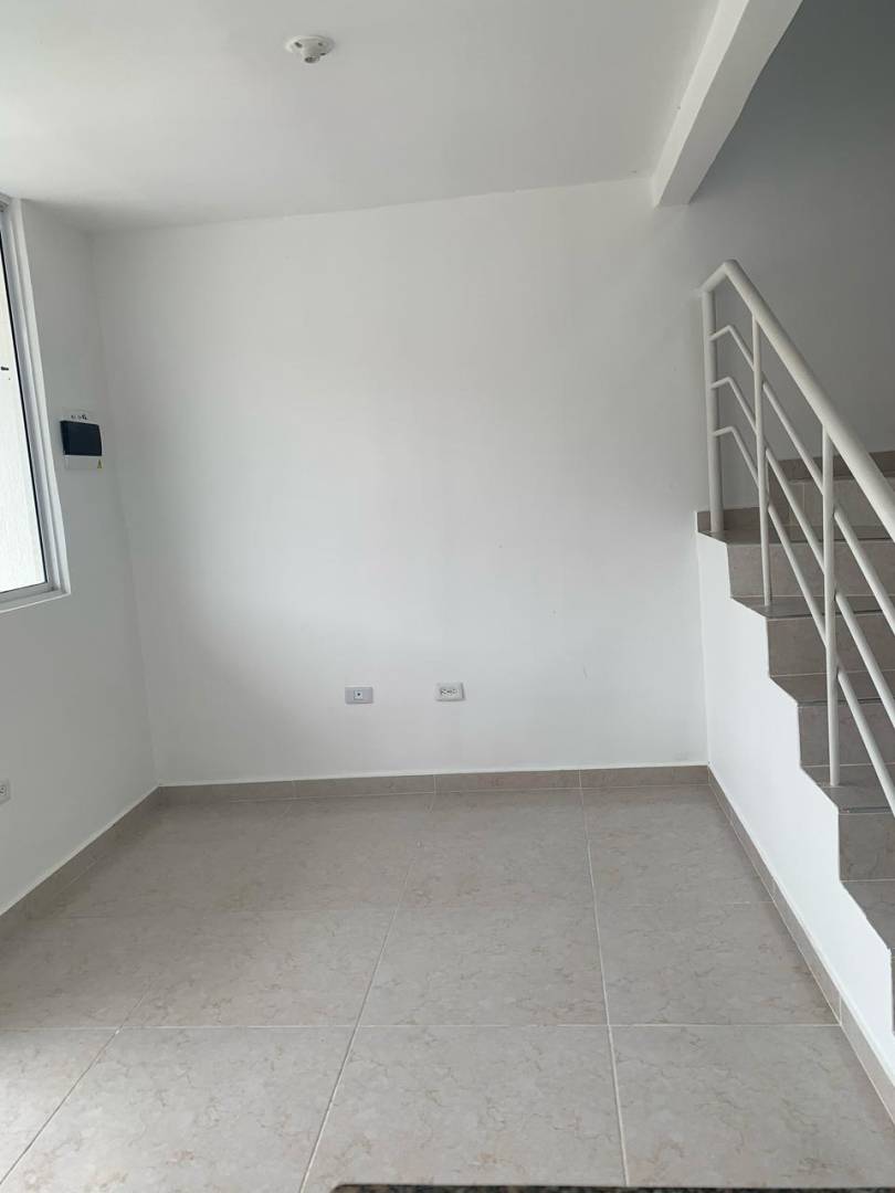 CASA EN VENTA EN CERETE