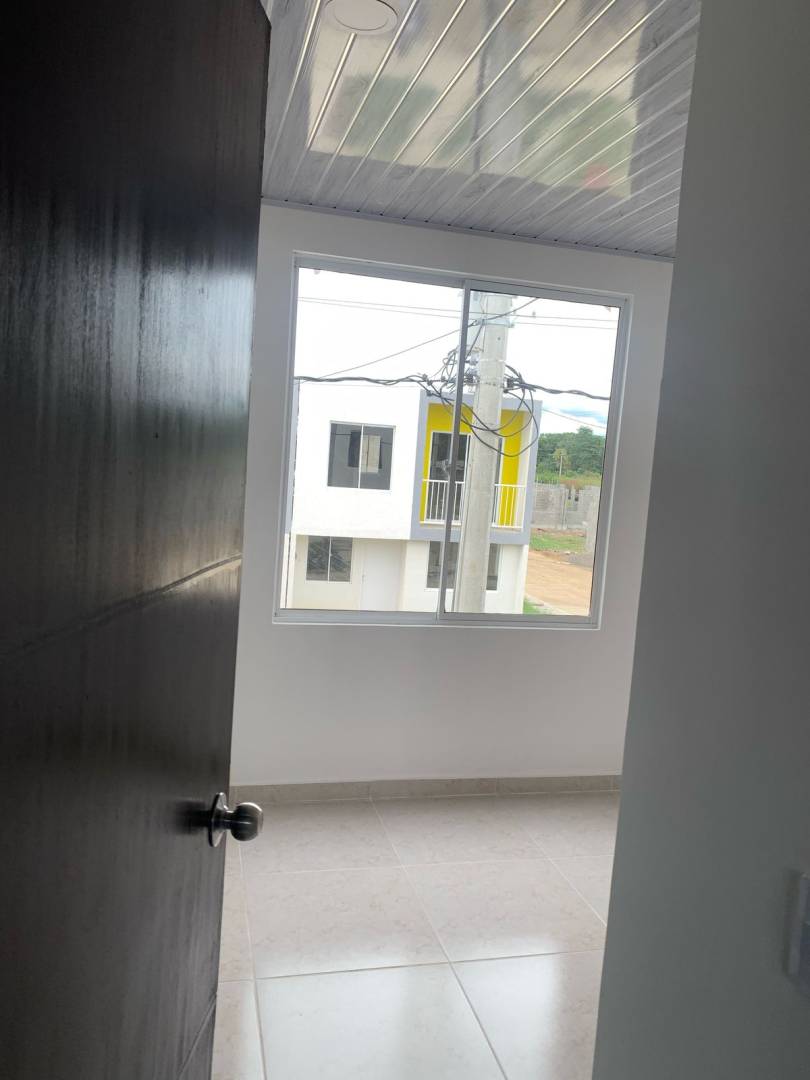 CASA EN VENTA EN CERETE