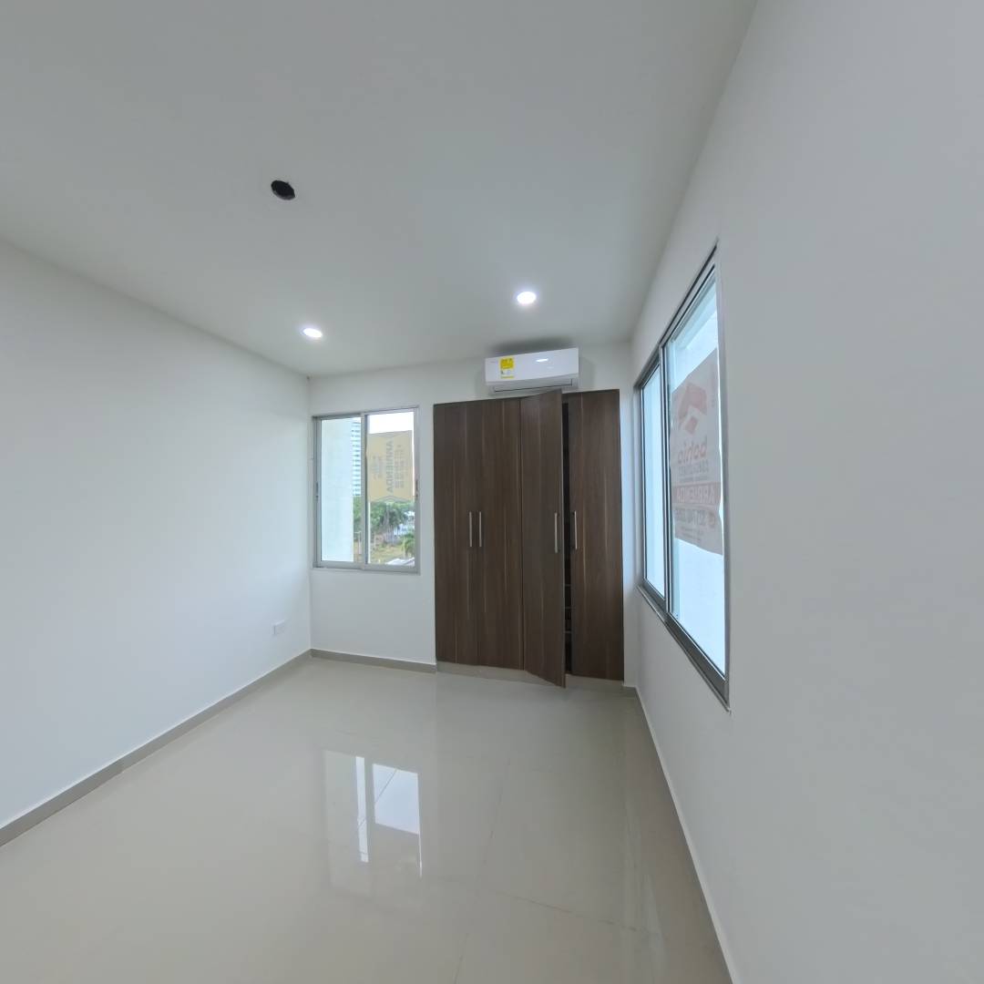 APARTAESUDIO EN ARRIENDO EN EL EDIFICIO QUATTRO 73