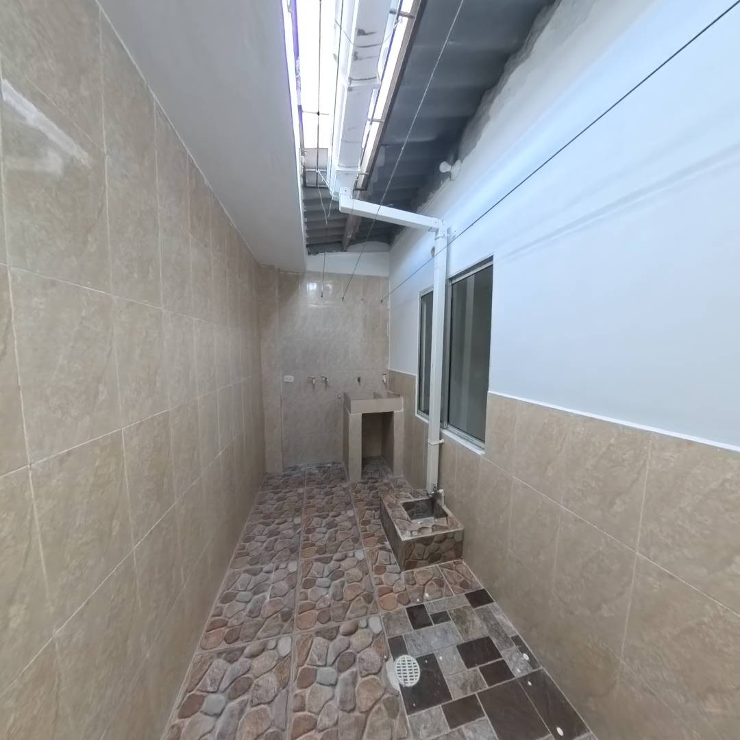 CASA EN ARRIENDO EN LA URBANIZACION VALLEJO