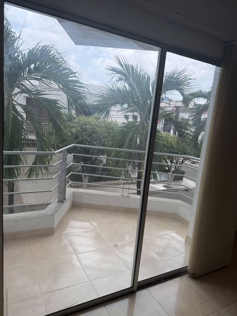 APARTAMENTO EN ARRIENDO EN PORTAL DE LAS PALMERAS