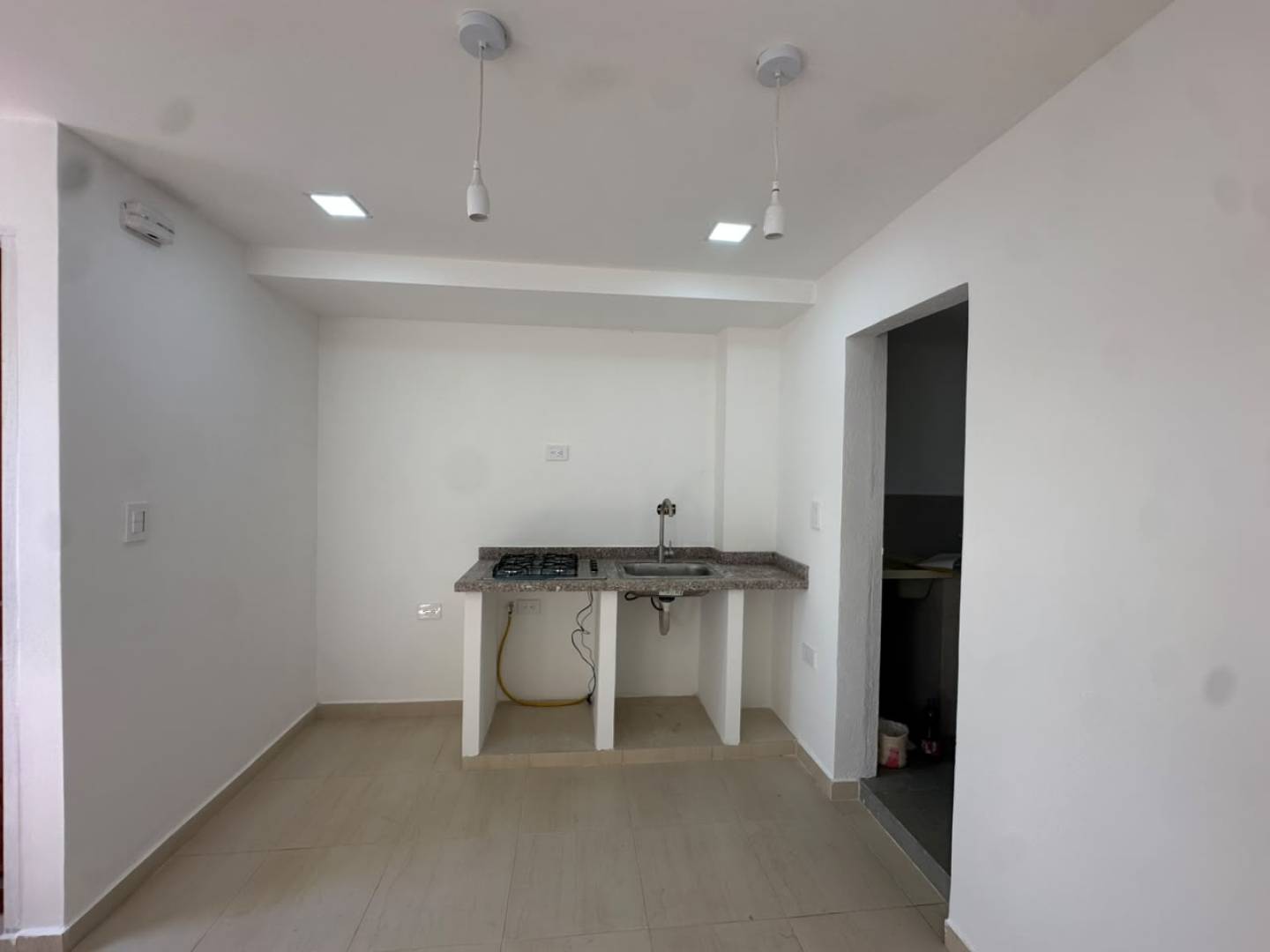 APARTAESTUDIO EN ARRIENDO EN LA FLORESTA