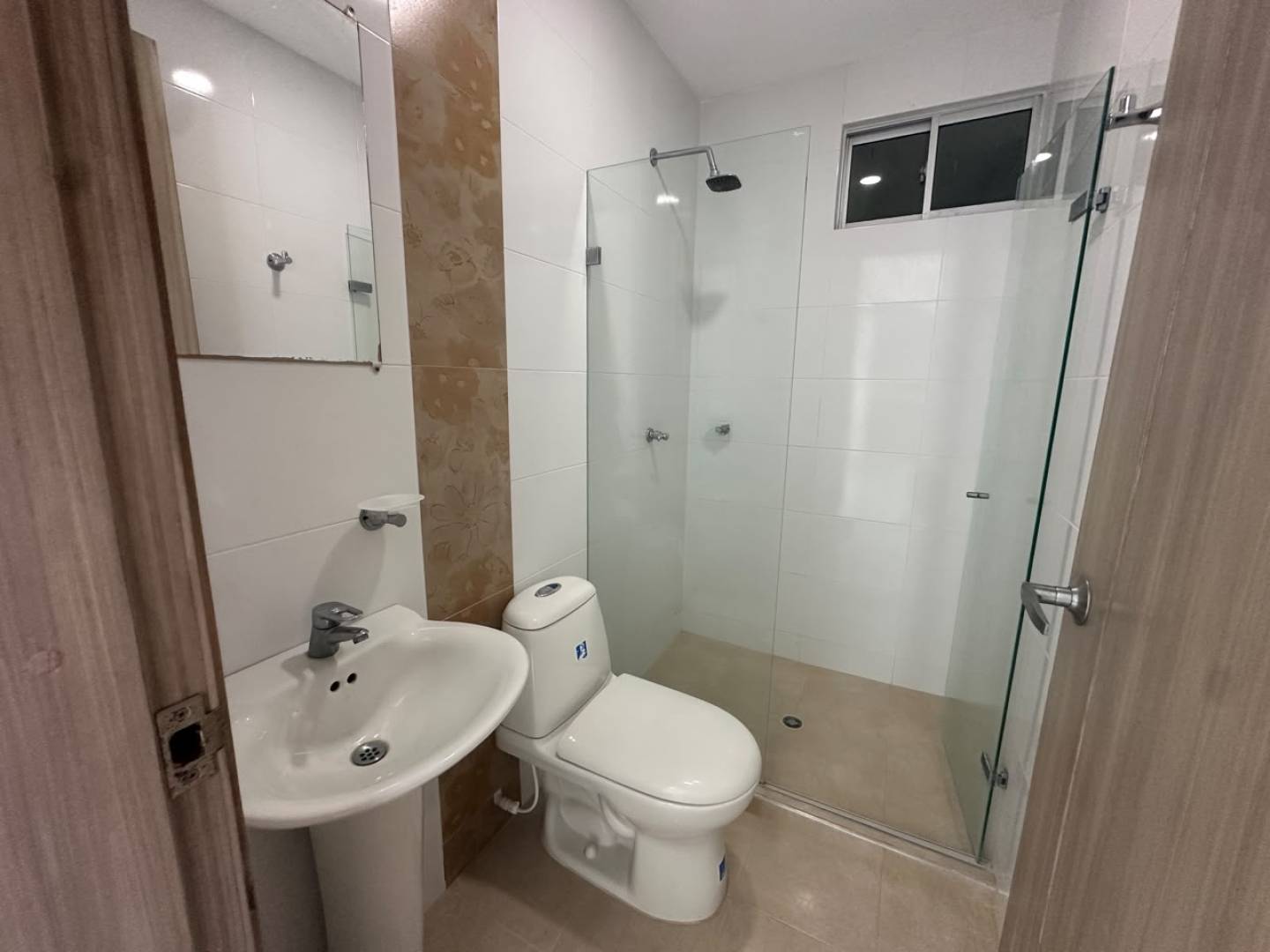 APARTAMENTO EN VENTA EN EL EDIFICIO MIRADOR RONDA DEL SINU