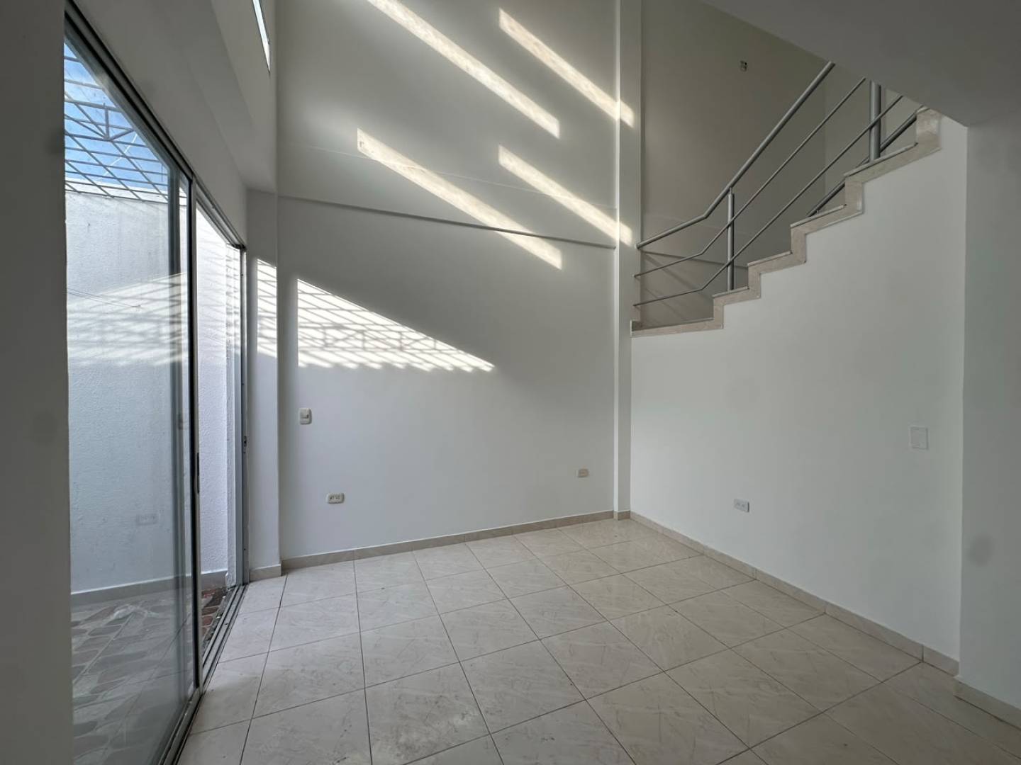 CASA EN VENTA EN CONJUNTO RESIDENCIAL THALANTHA
