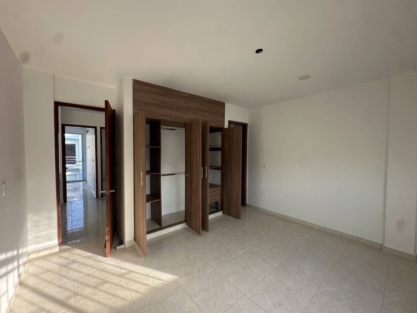 CASA EN VENTA EN CONJUNTO RESIDENCIAL THALANTHA