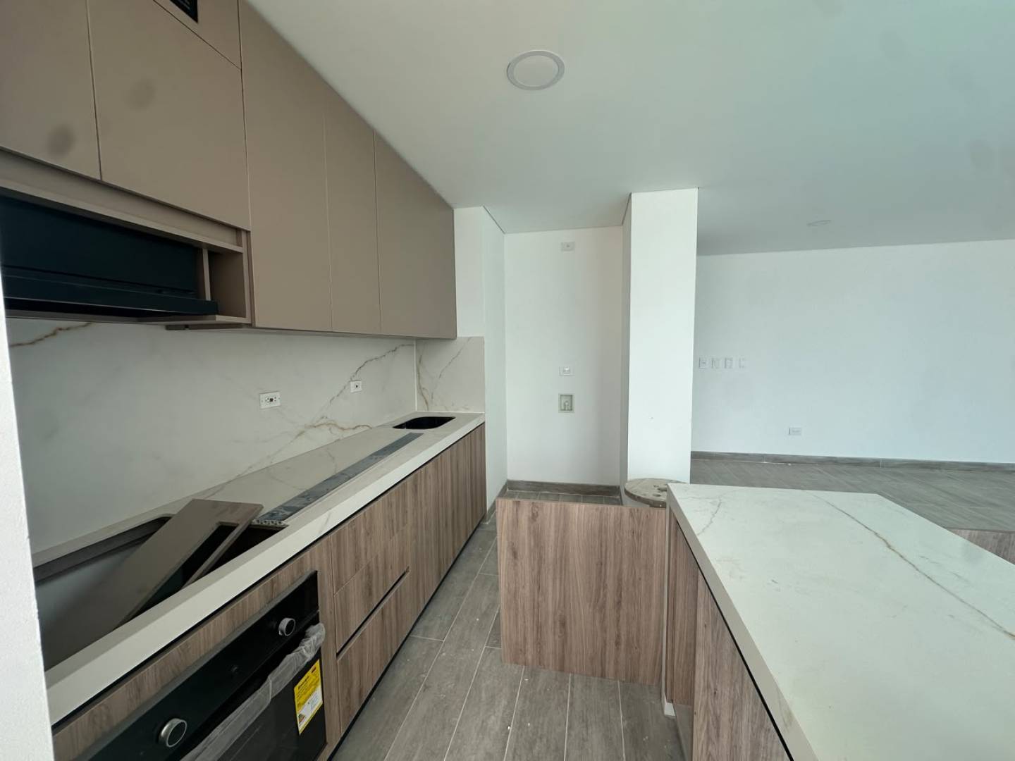 LOCAL COMERCIAL EN ARRIENDO