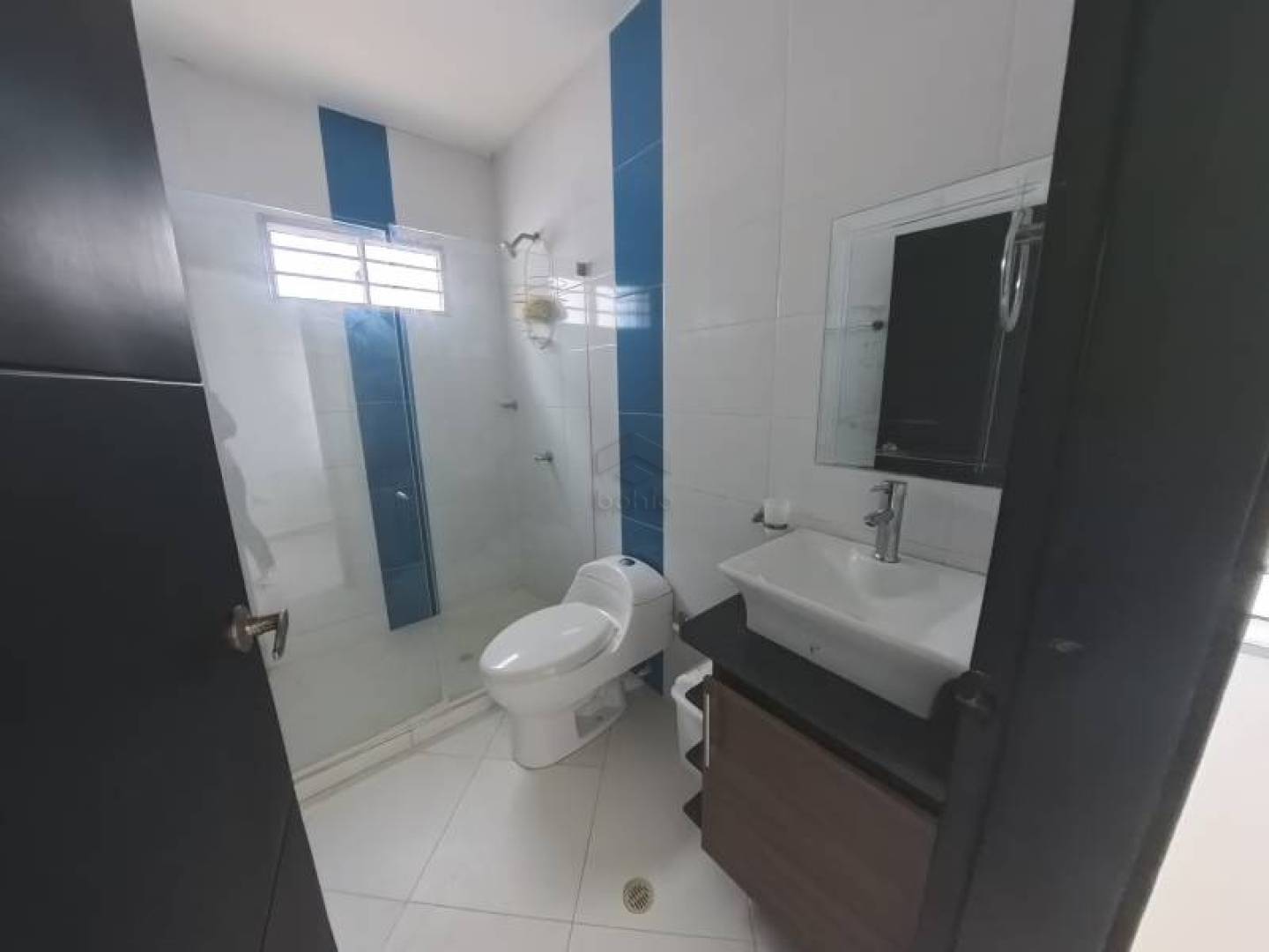 CASA EN VENTA EN LA FLORESTA