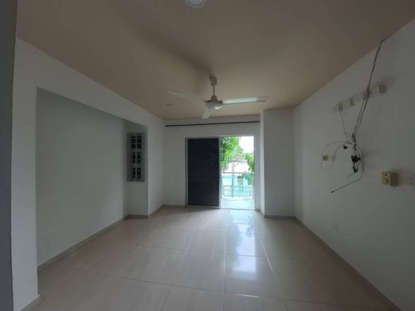CASA EN VENTA EN LA FLORESTA