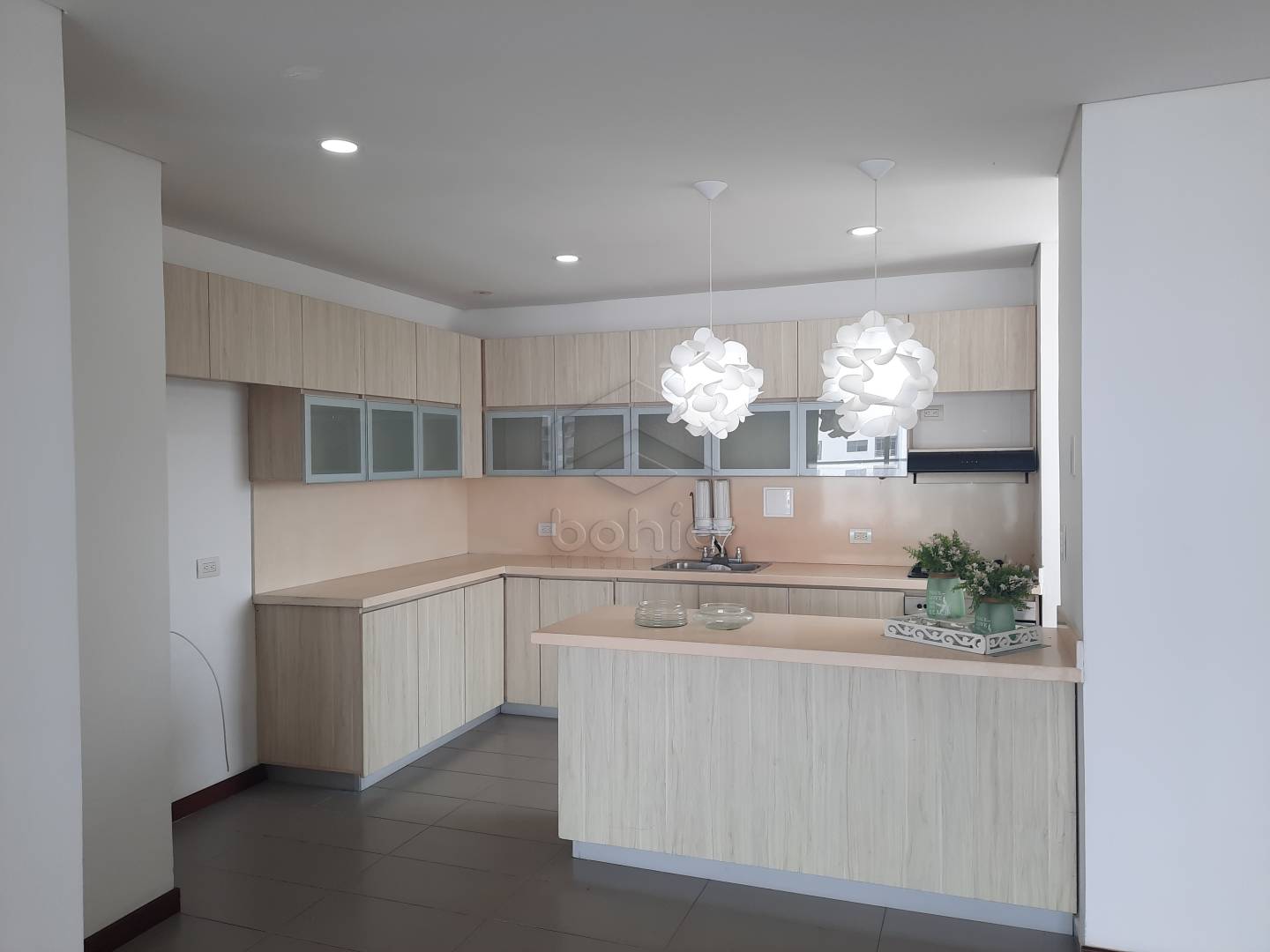 APARTAMENTO EN ARRIENDO EN EL EDIFICIO SAN PIERO