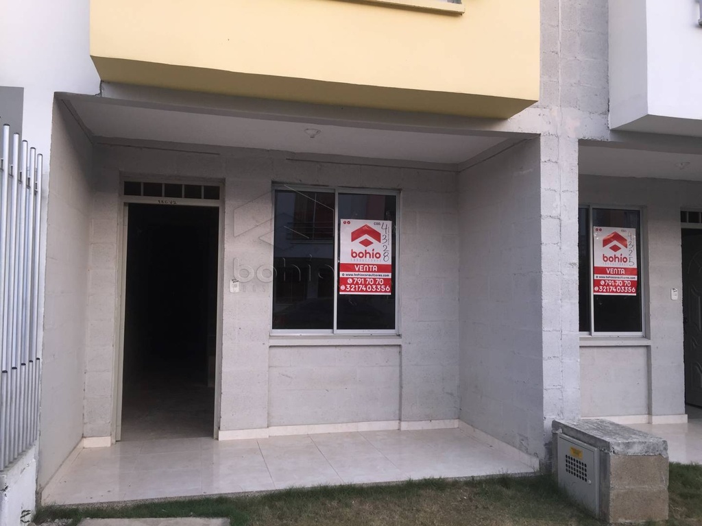 VENDO  CASA EN URBANIZACIÓN SAN RAFAEL - CERETE