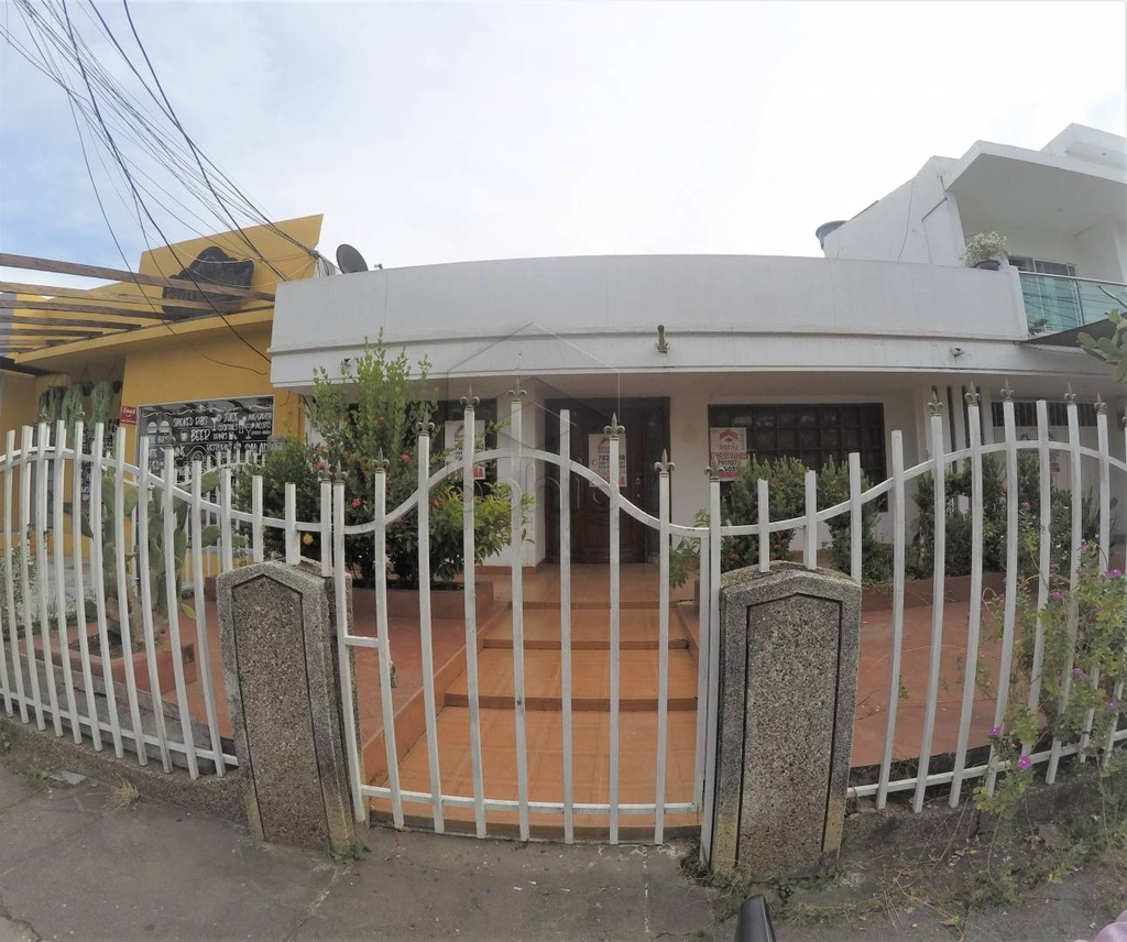 CASA EN ARRIENDO EN EL BARRIO LAURELES USO COMERCIAL