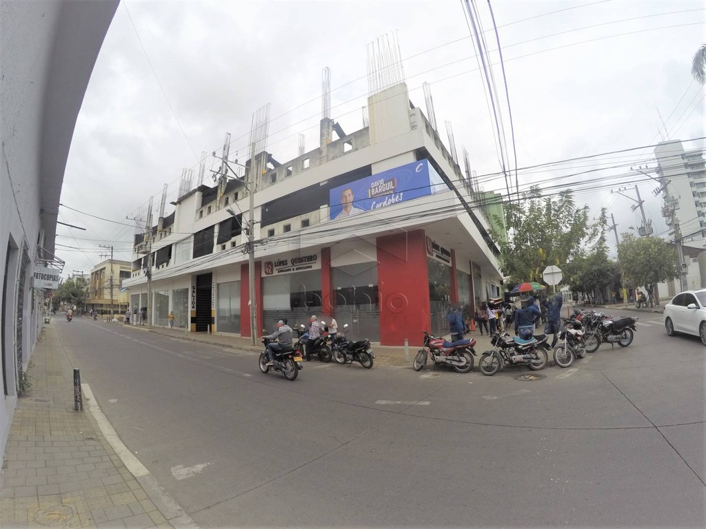 PARQUEADERO O BODEGA EN ARRIENDO EN EL CENTRO