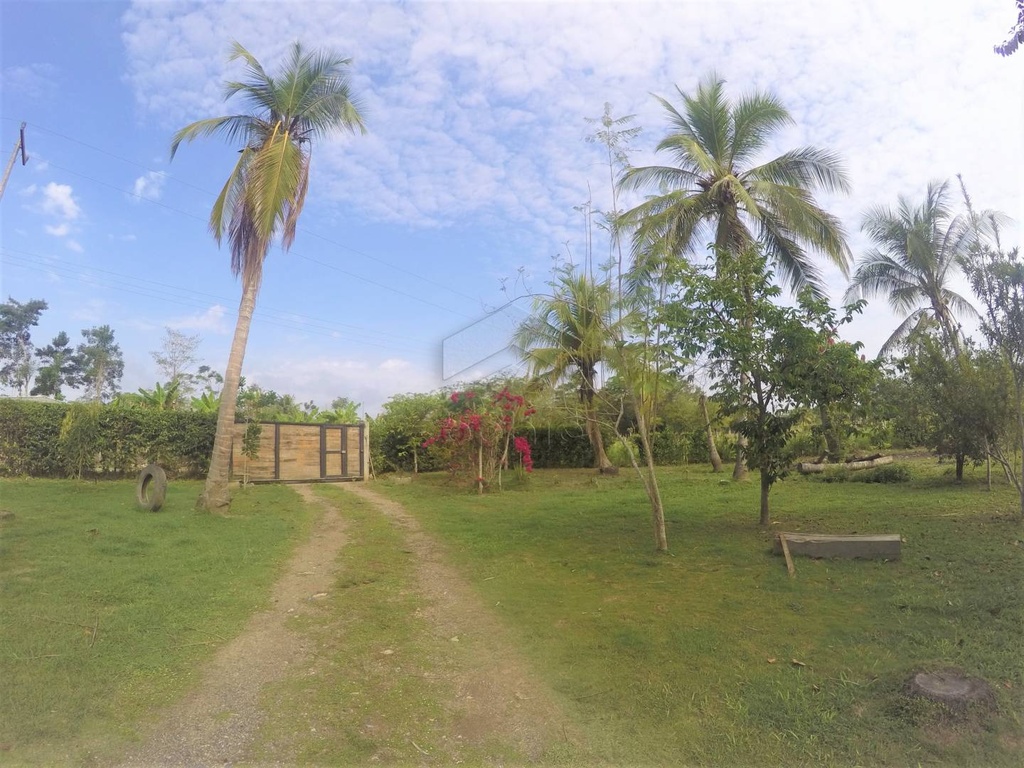 CASA FINCA EN ARRIENDO EN EL SABANAL