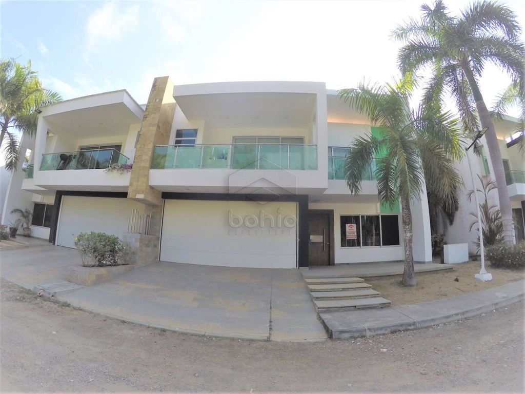 CASA EN ARRIENDO Y VENTA EN LAGOS DE SANTA RITA
