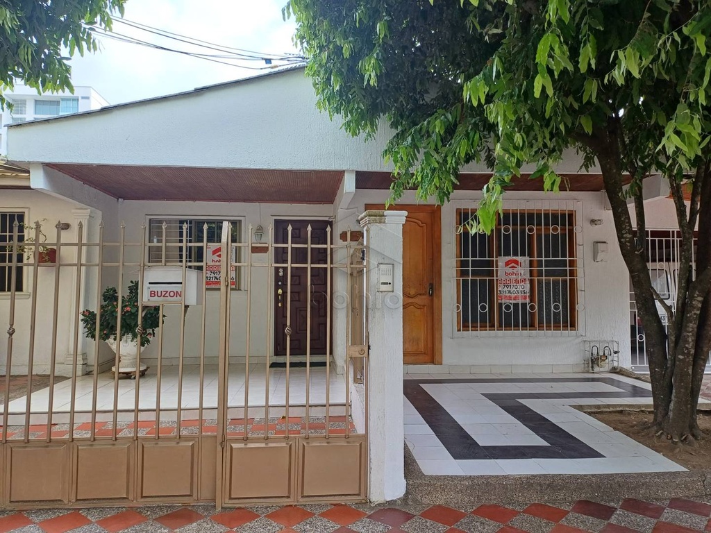 CASA EN ARRIENDO EN LA CASTELLANA