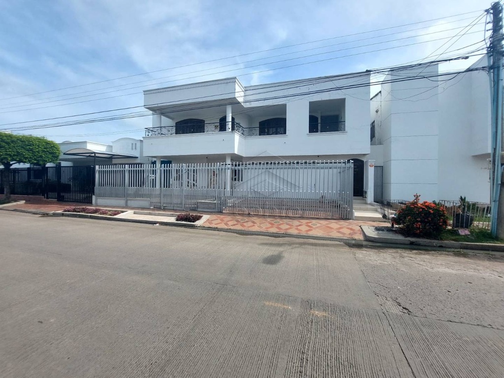 CASA EN ARRIENDO EN LA CASTELLANA