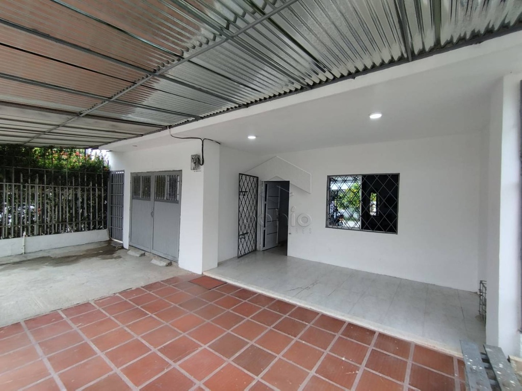 CASA EN VENTA EN EL BARRIO 6 DE MARZO