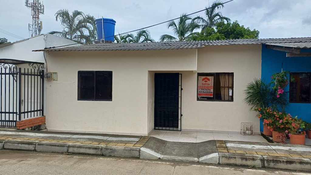 CASA EN ARRIENDO EN EL BARRIO LOS CEDROS