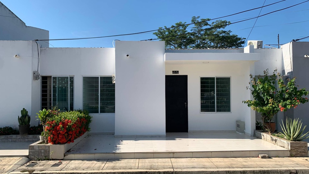 CASA EN ARRIENDO EN SANTA ELENA