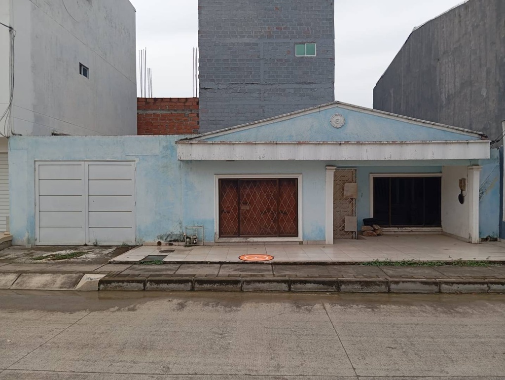 CASA EN VENTA EN EL BARRIO GRANADA