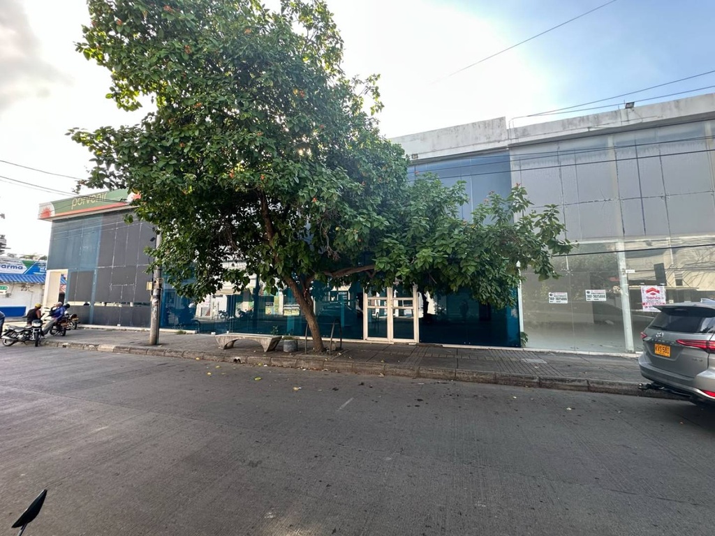 LOCAL COMERCIAL EN ARRIENDO