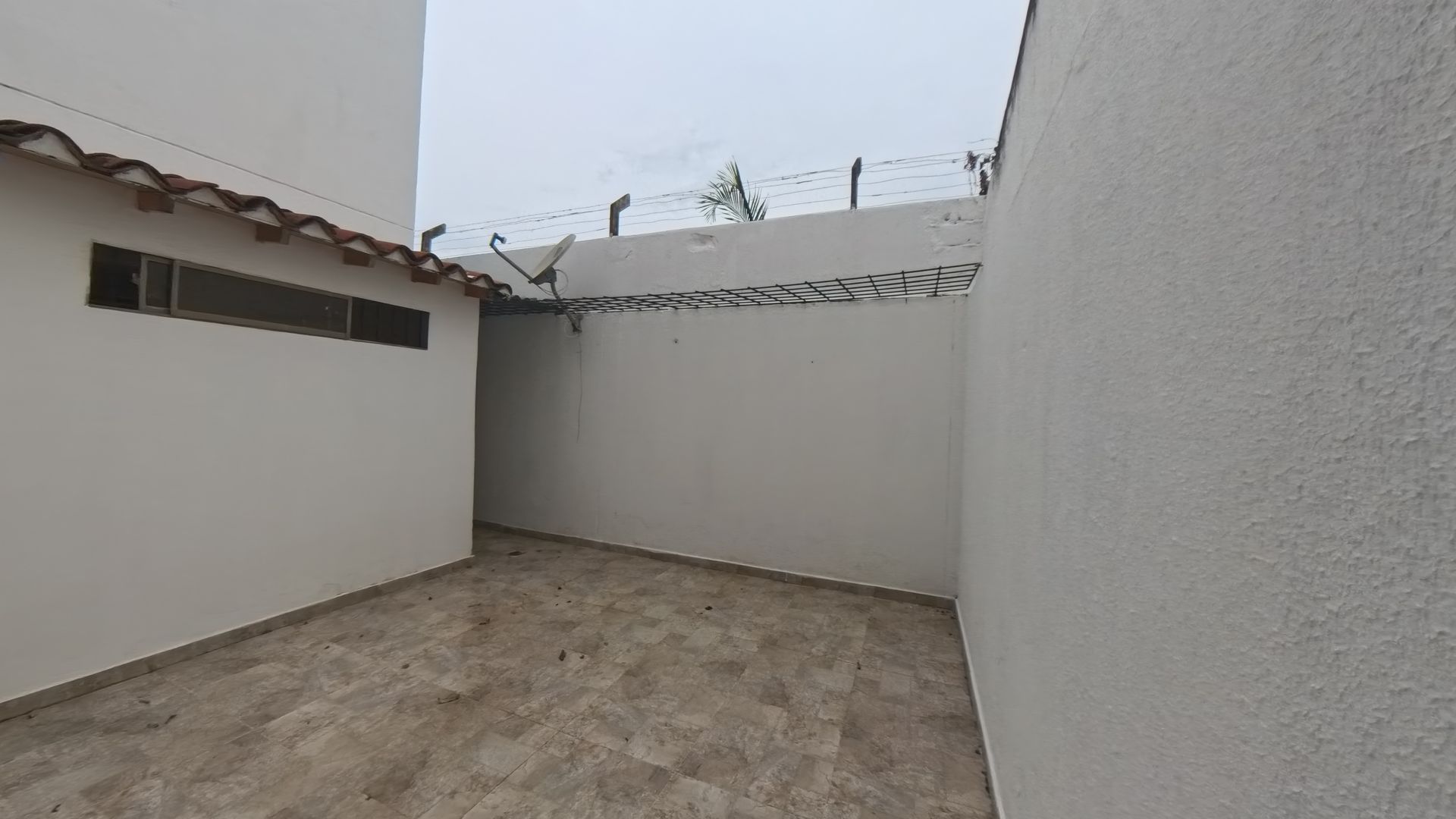 CASA - ARRIENDO - FAMILIAR - COMERCIAL