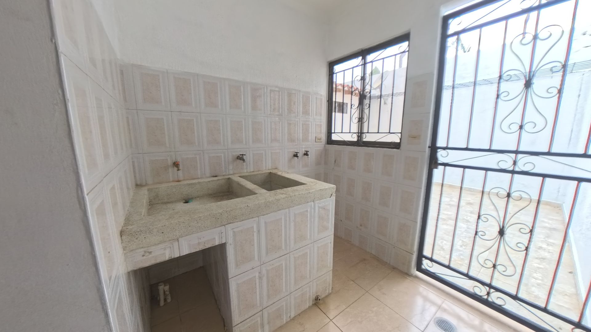 CASA - ARRIENDO - FAMILIAR - COMERCIAL