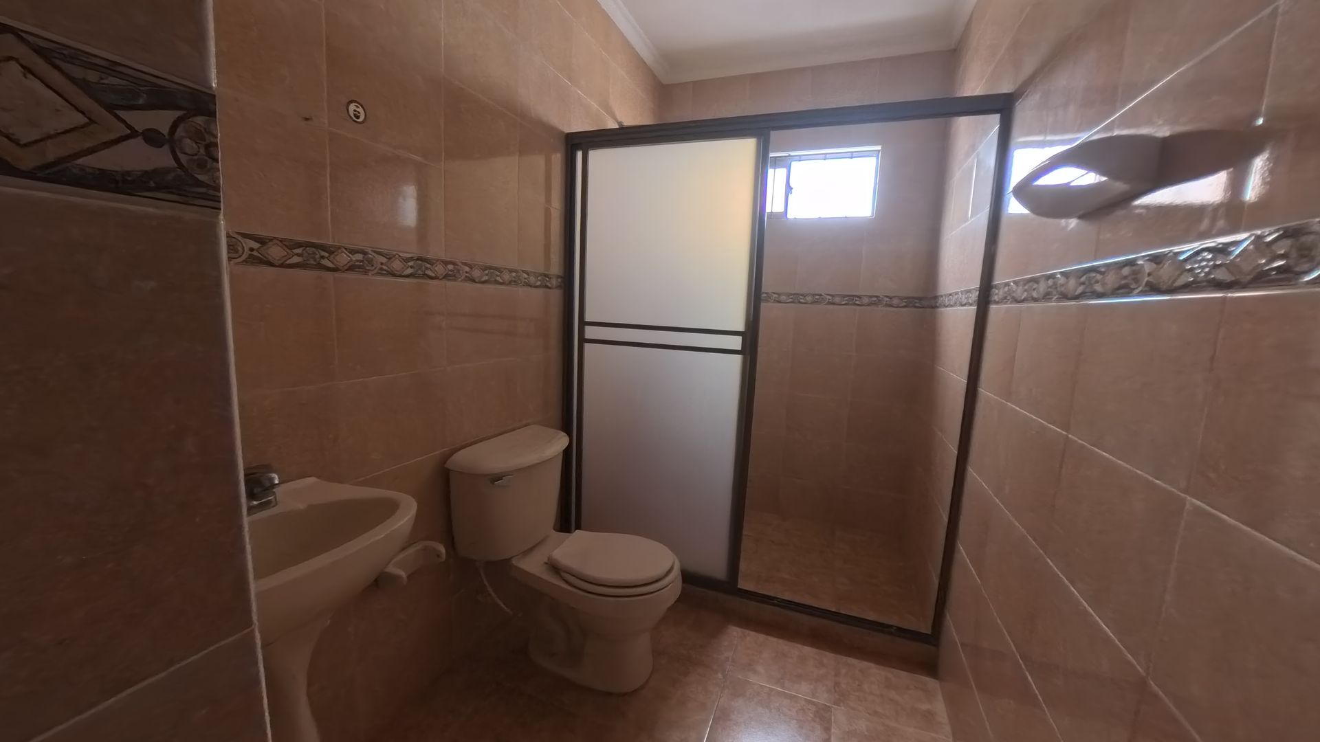 CASA - ARRIENDO - FAMILIAR - COMERCIAL