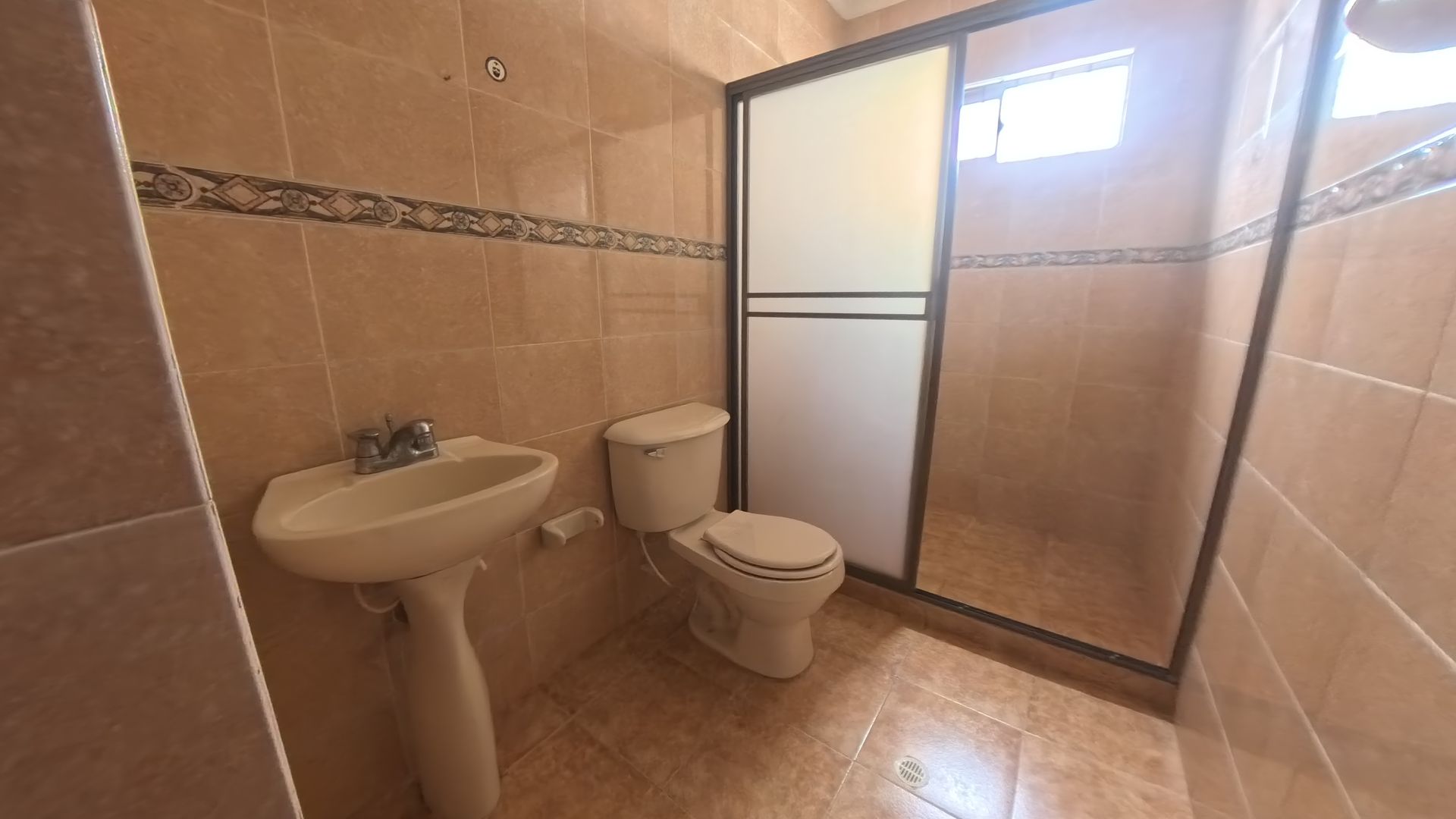 CASA - ARRIENDO - FAMILIAR - COMERCIAL