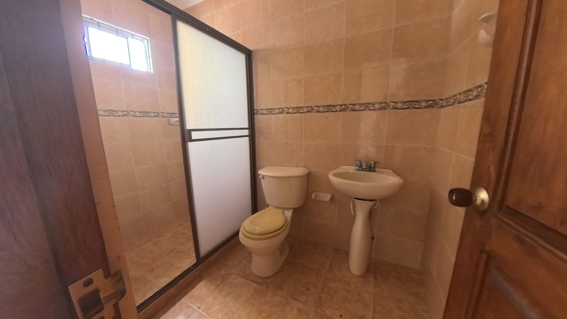 CASA - ARRIENDO - FAMILIAR - COMERCIAL