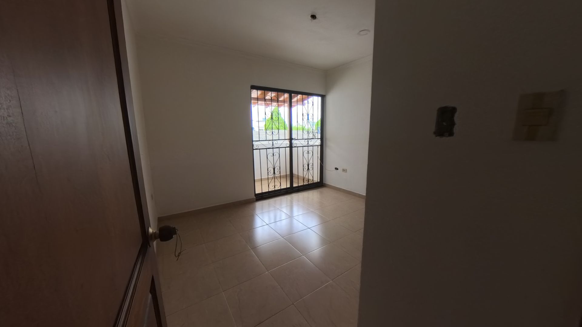 CASA - ARRIENDO - FAMILIAR - COMERCIAL