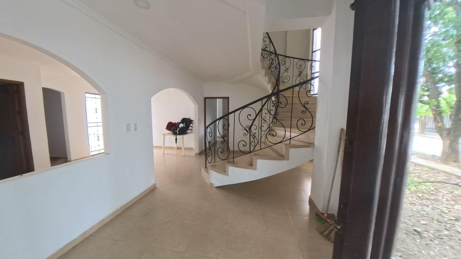 CASA - ARRIENDO - FAMILIAR - COMERCIAL
